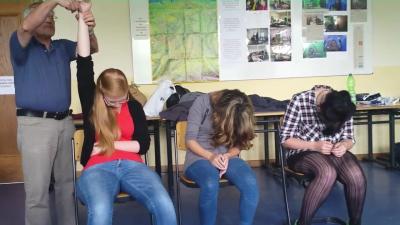 Demonstration einer Hypnose Demonstration einer Hypnose